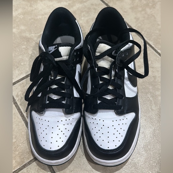 NIKE PANDA DUNKS - Picture 6 of 6